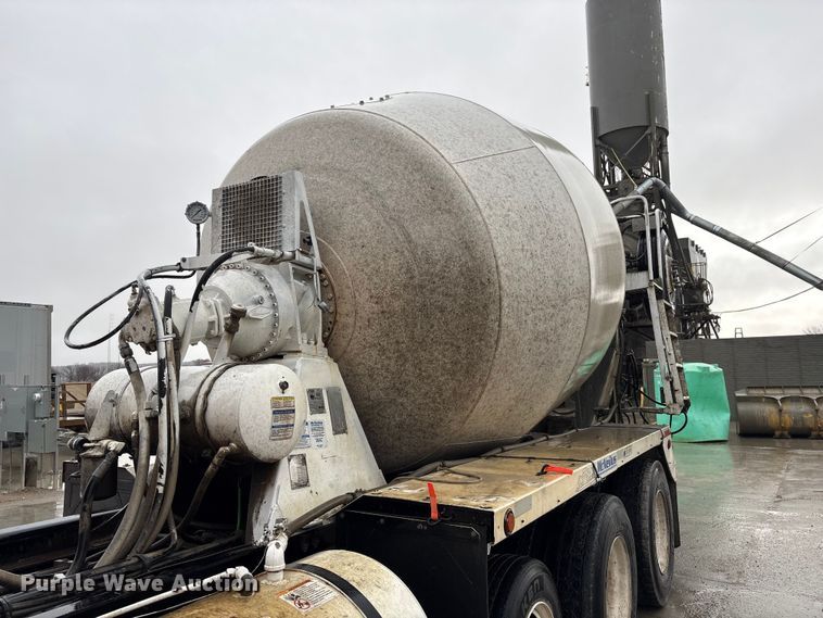 image for item FG2824 1999 Sterling L9511 ready mix truck