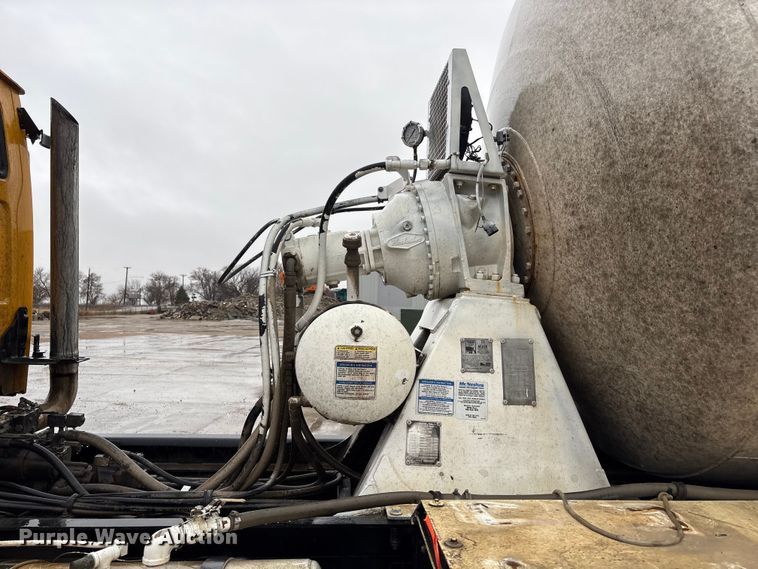 image for item FG2824 1999 Sterling L9511 ready mix truck