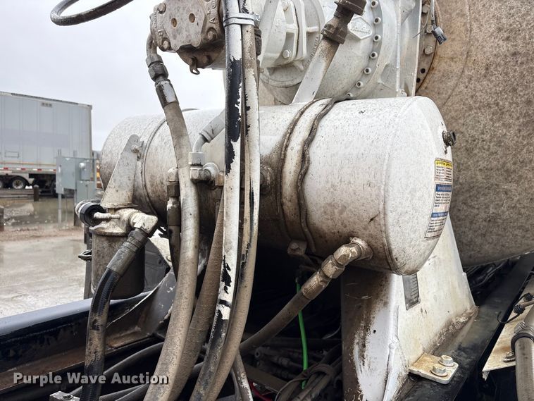 image for item FG2824 1999 Sterling L9511 ready mix truck