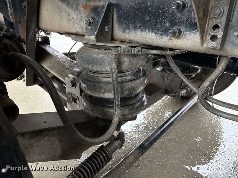 image for item FG2824 1999 Sterling L9511 ready mix truck