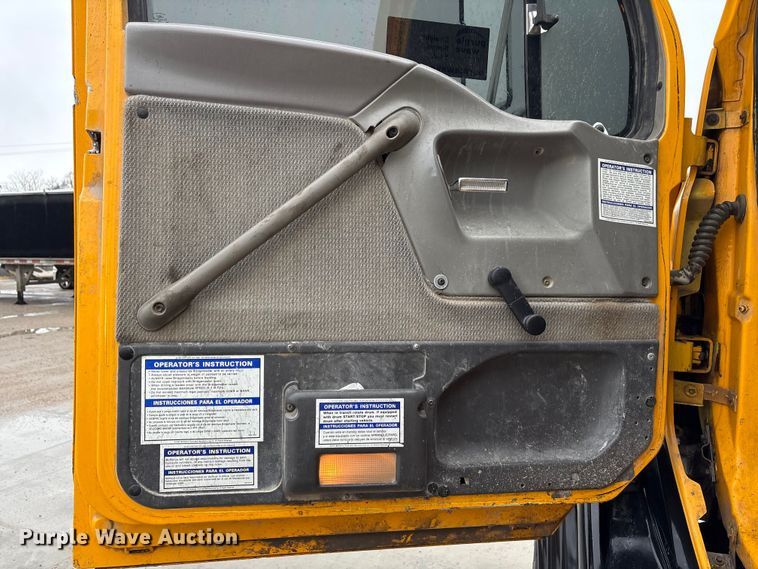 image for item FG2824 1999 Sterling L9511 ready mix truck