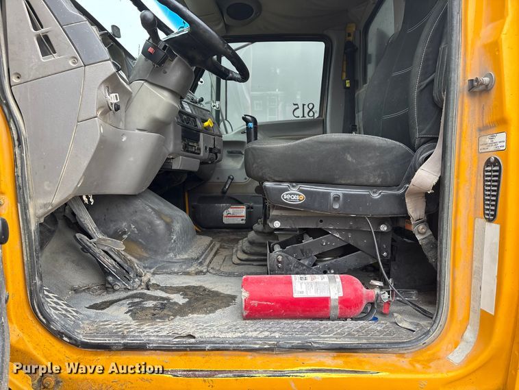 image for item FG2824 1999 Sterling L9511 ready mix truck