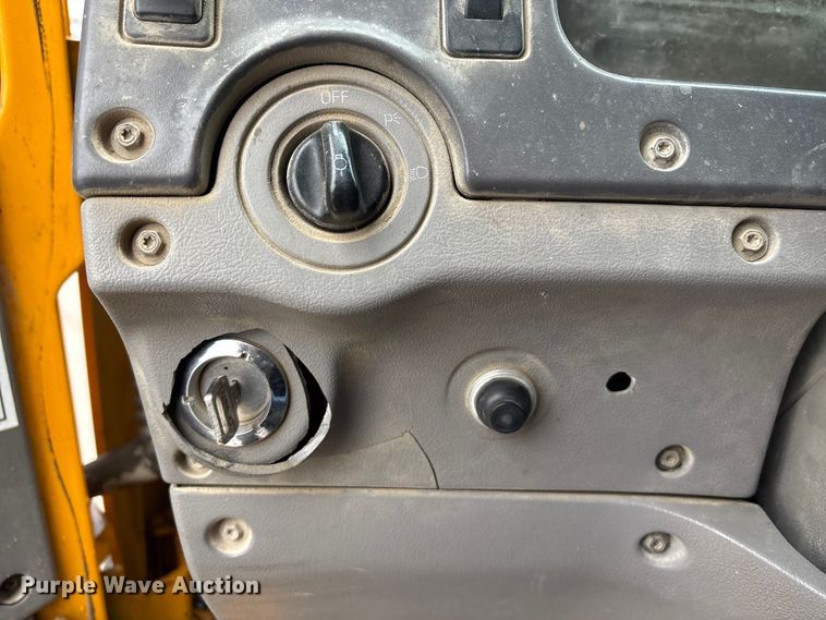 image for item FG2824 1999 Sterling L9511 ready mix truck