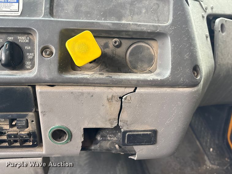 image for item FG2824 1999 Sterling L9511 ready mix truck