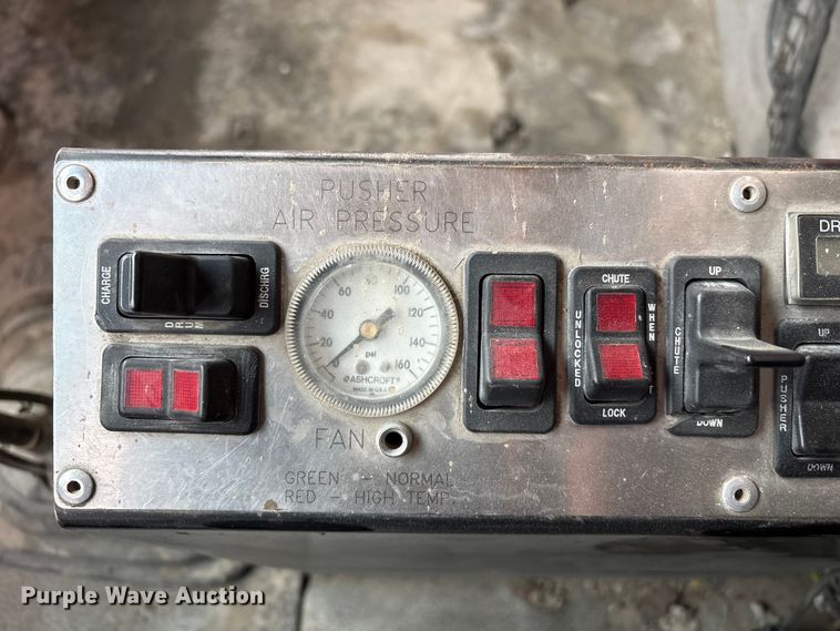 image for item FG2824 1999 Sterling L9511 ready mix truck