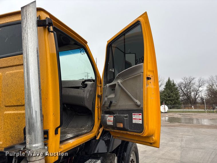 image for item FG2824 1999 Sterling L9511 ready mix truck