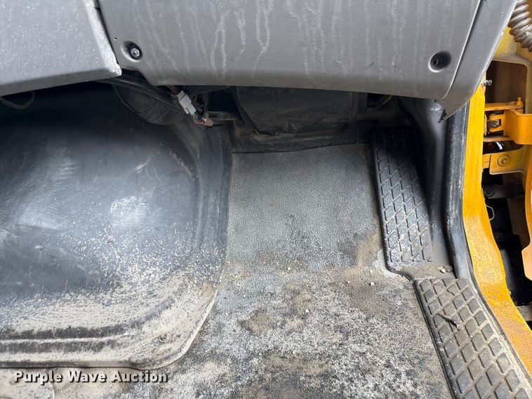 image for item FG2824 1999 Sterling L9511 ready mix truck