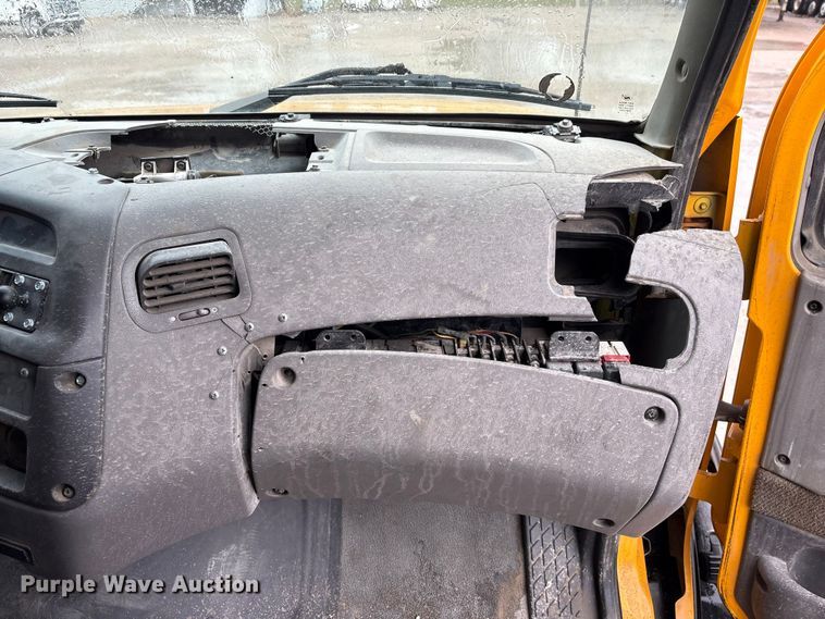 image for item FG2824 1999 Sterling L9511 ready mix truck