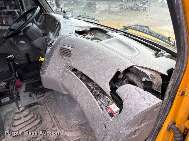 image for item FG2824 1999 Sterling L9511 ready mix truck