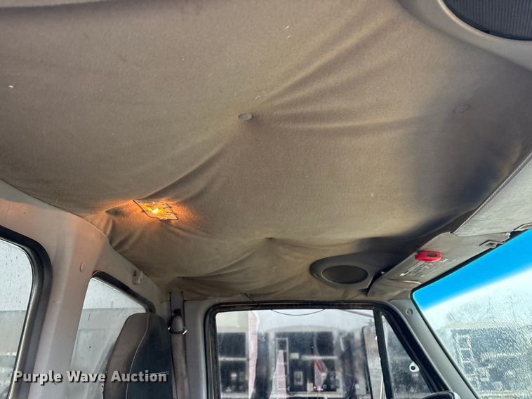 image for item FG2824 1999 Sterling L9511 ready mix truck