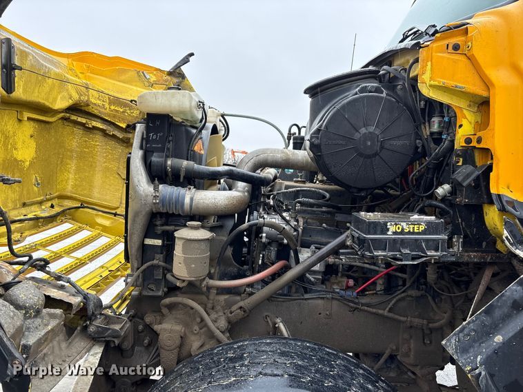 image for item FG2824 1999 Sterling L9511 ready mix truck