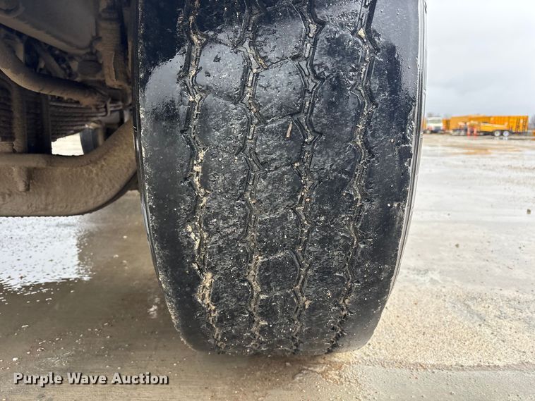 image for item FG2824 1999 Sterling L9511 ready mix truck