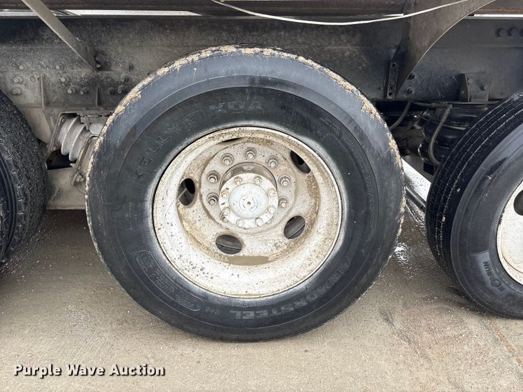 image for item FG2824 1999 Sterling L9511 ready mix truck