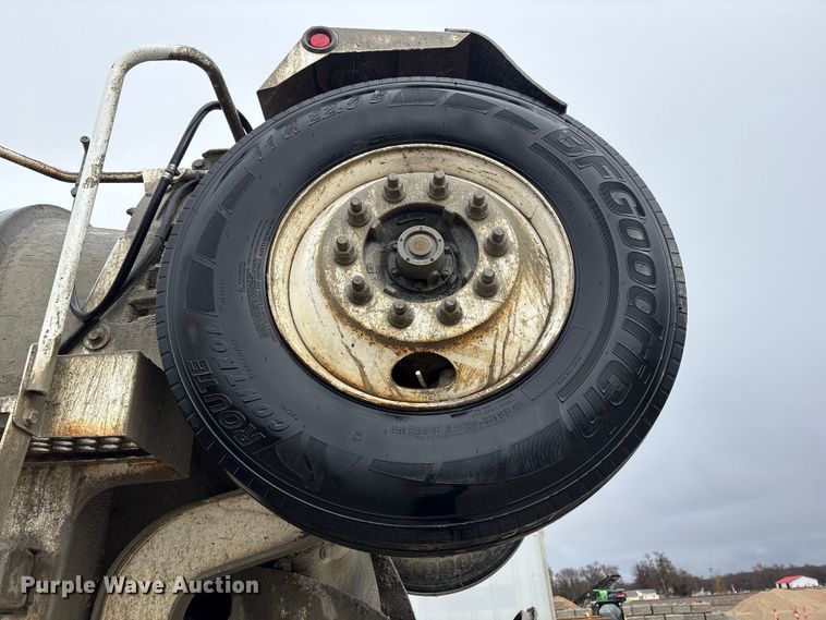 image for item FG2824 1999 Sterling L9511 ready mix truck