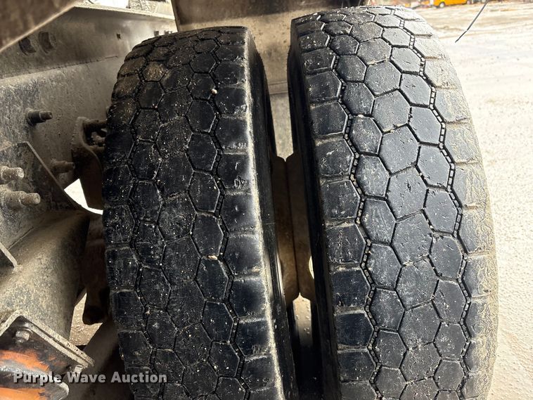 image for item FG2824 1999 Sterling L9511 ready mix truck