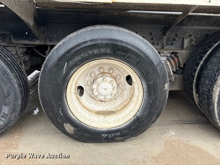 image for item FG2824 1999 Sterling L9511 ready mix truck