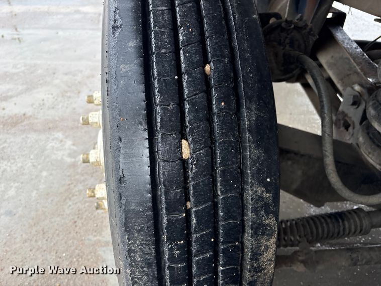 image for item FG2824 1999 Sterling L9511 ready mix truck