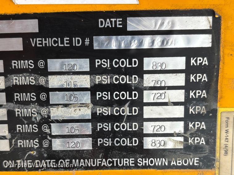 image for item FG2824 1999 Sterling L9511 ready mix truck