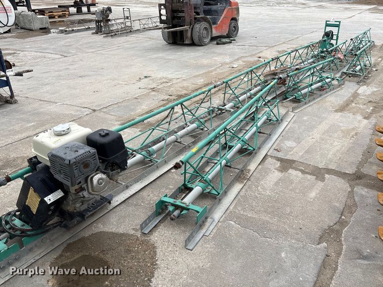 image for item FG2829 Multiquip concrete screed