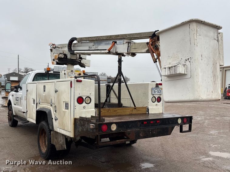 image for item FG2839 2003 Ford F550 bucket truck