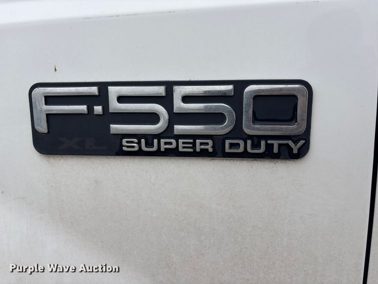 image for item FG2839 2003 Ford F550 bucket truck