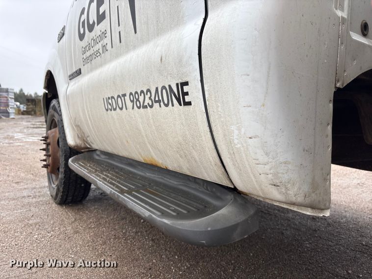 image for item FG2839 2003 Ford F550 bucket truck