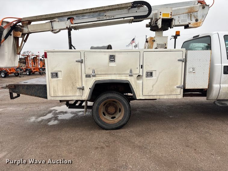 image for item FG2839 2003 Ford F550 bucket truck
