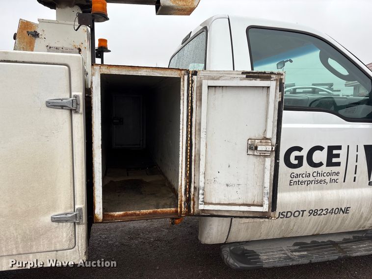 image for item FG2839 2003 Ford F550 bucket truck