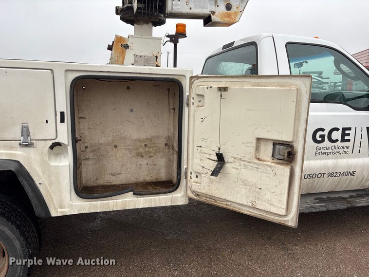 image for item FG2839 2003 Ford F550 bucket truck