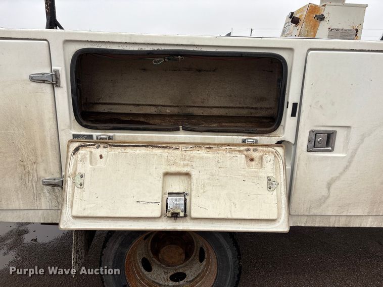 image for item FG2839 2003 Ford F550 bucket truck