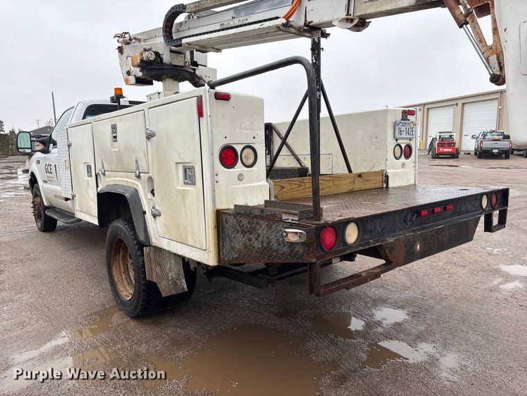image for item FG2839 2003 Ford F550 bucket truck