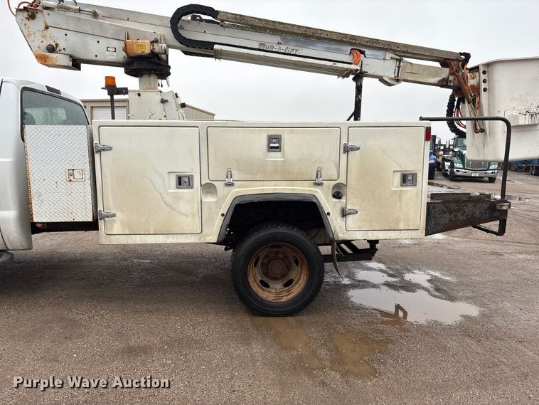 image for item FG2839 2003 Ford F550 bucket truck
