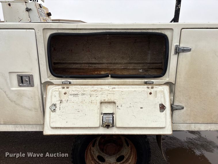 image for item FG2839 2003 Ford F550 bucket truck