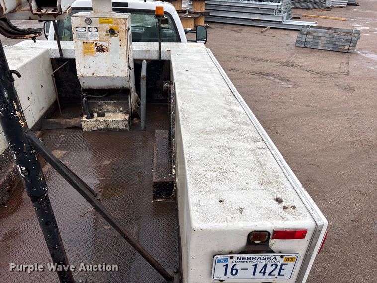 image for item FG2839 2003 Ford F550 bucket truck