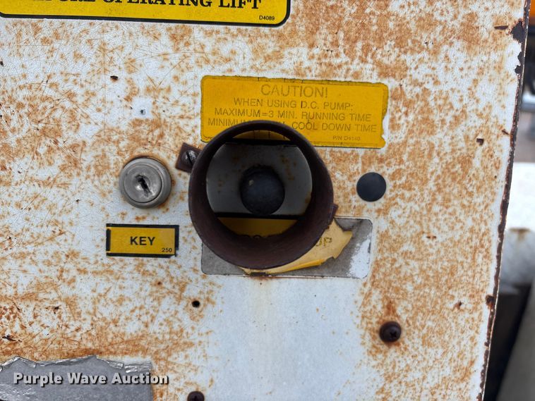 image for item FG2839 2003 Ford F550 bucket truck