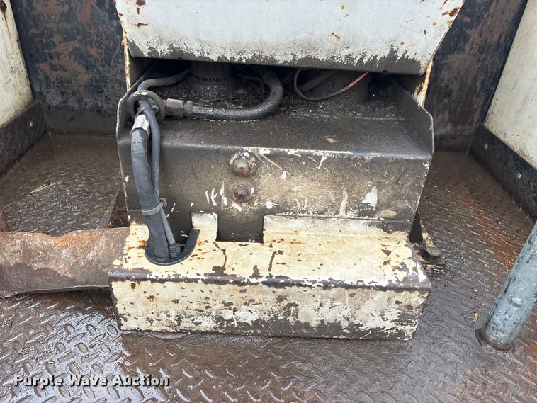 image for item FG2839 2003 Ford F550 bucket truck