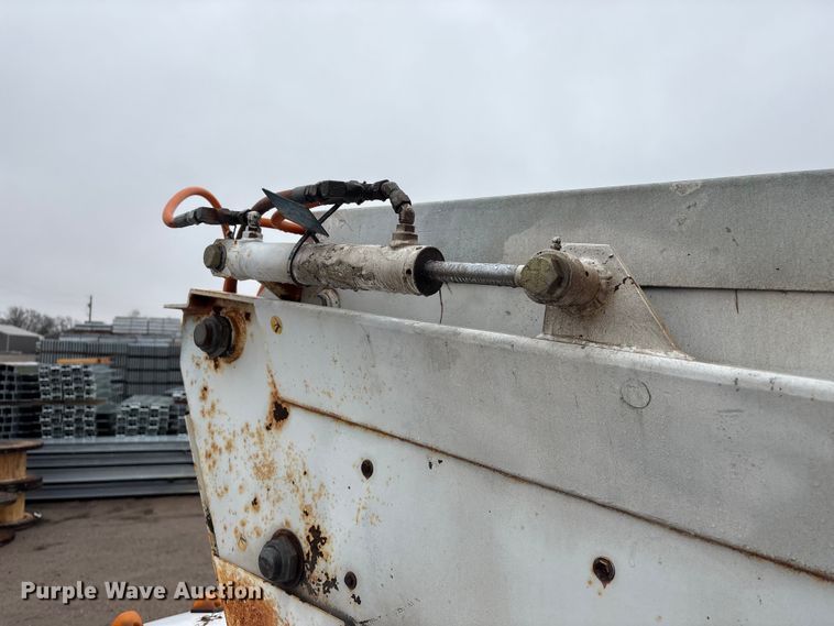 image for item FG2839 2003 Ford F550 bucket truck