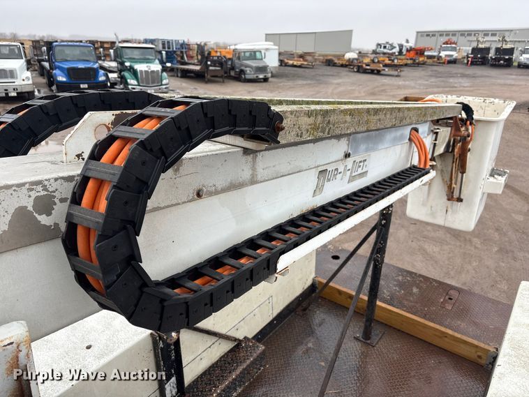 image for item FG2839 2003 Ford F550 bucket truck