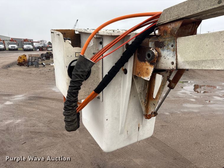 image for item FG2839 2003 Ford F550 bucket truck