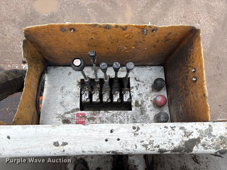 image for item FG2839 2003 Ford F550 bucket truck