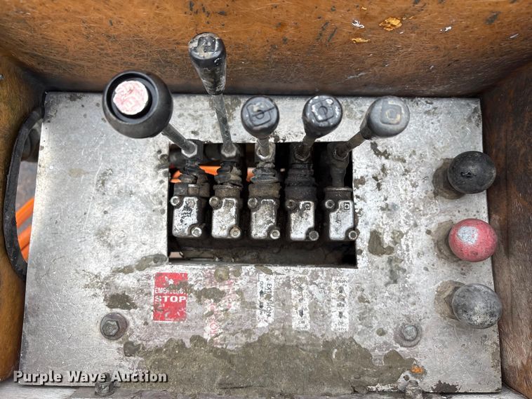 image for item FG2839 2003 Ford F550 bucket truck