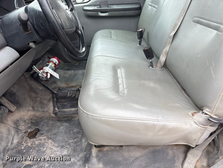 image for item FG2839 2003 Ford F550 bucket truck