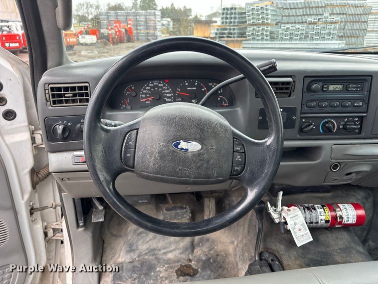 image for item FG2839 2003 Ford F550 bucket truck