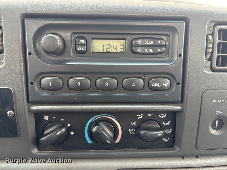 image for item FG2839 2003 Ford F550 bucket truck