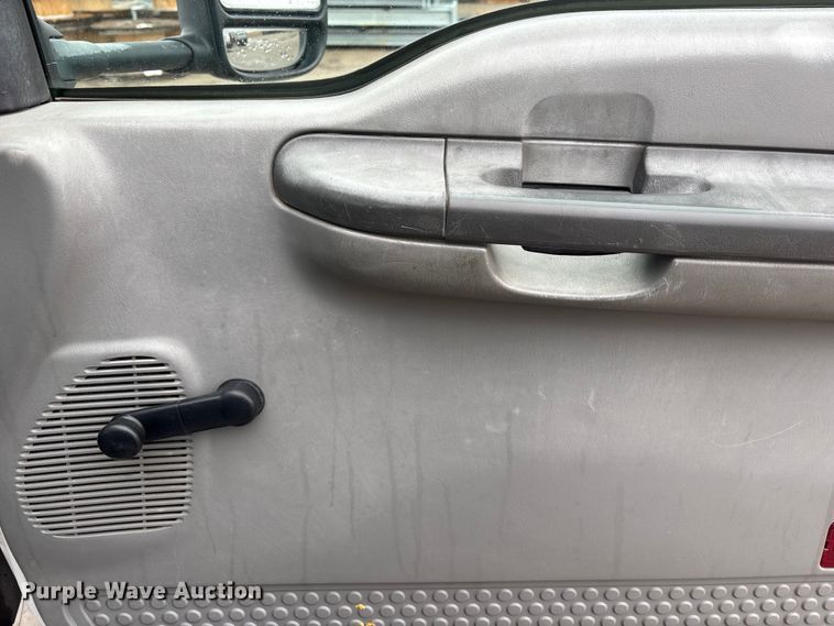 image for item FG2839 2003 Ford F550 bucket truck