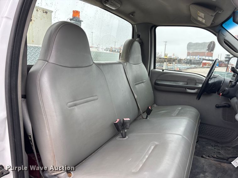 image for item FG2839 2003 Ford F550 bucket truck