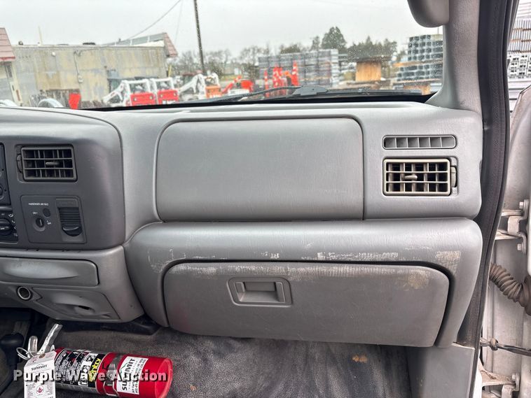 image for item FG2839 2003 Ford F550 bucket truck