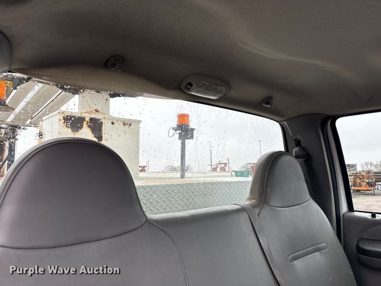 image for item FG2839 2003 Ford F550 bucket truck