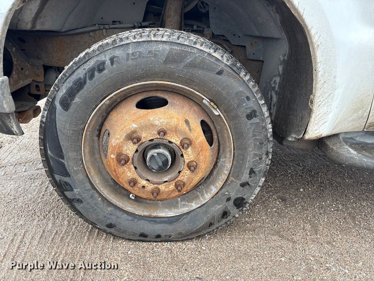 image for item FG2839 2003 Ford F550 bucket truck