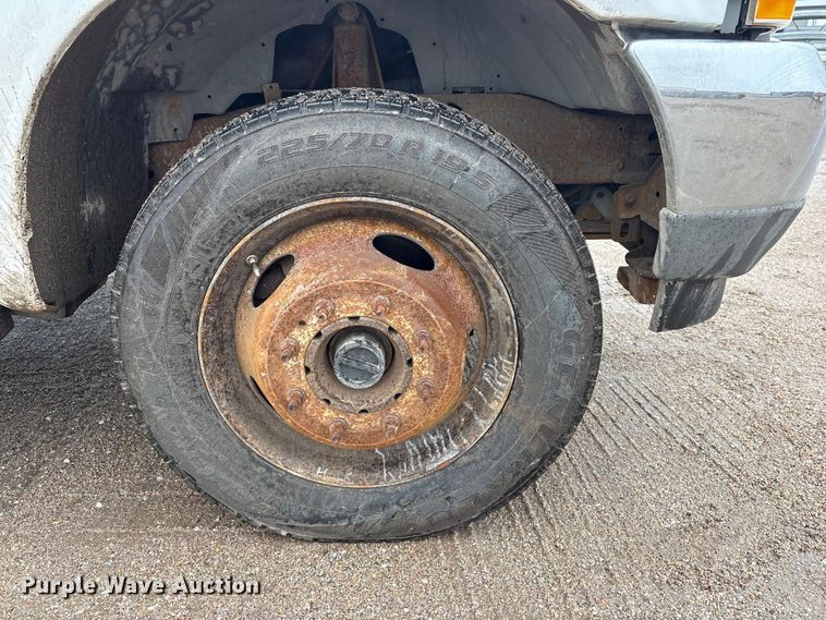 image for item FG2839 2003 Ford F550 bucket truck